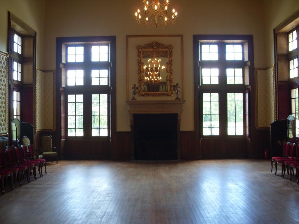 Chateau De Beguin Lurcy-Lévis Buitenkant foto
